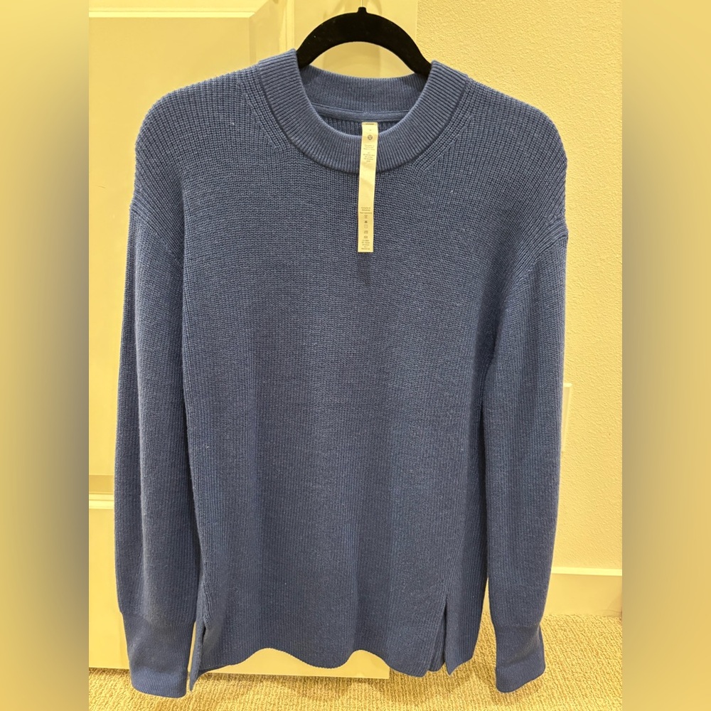 Lululemon navy blue ribbed crew sweater size 4